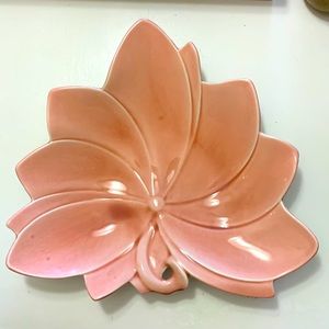 VINTAGE HAROLD JOHNSON 1940S PINK LEAF CERAMIC POTTERY